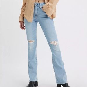 Levi’s 725 High Rise Bootcut Jeans (Premium)